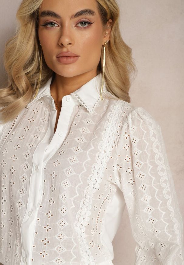 Renee - Biała Koszula z Haftowanej Tkaniny w Stylu Boho Perphone. Kolor: biały. Materiał: tkanina. Wzór: haft. Sezon: lato, wiosna. Styl: boho