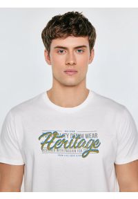 Big-Star - Koszulka męska z nadrukiem biała Keren 100. Okazja: na co dzień. Kolor: biały. Materiał: dzianina, bawełna, jeans, materiał. Wzór: nadruk. Styl: casual, klasyczny, sportowy #7