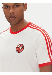 Adidas - adidas T-Shirt JD0716 Biały Slim Fit. Kolor: biały. Materiał: bawełna #4