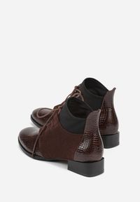 Born2be - Brązowe Botki Typu Trzewiki z Lakierowanymi Wstawkami z Tłoczeniem Krokodyla Zetilla. Kolor: brązowy. Materiał: lakier. Styl: elegancki #6