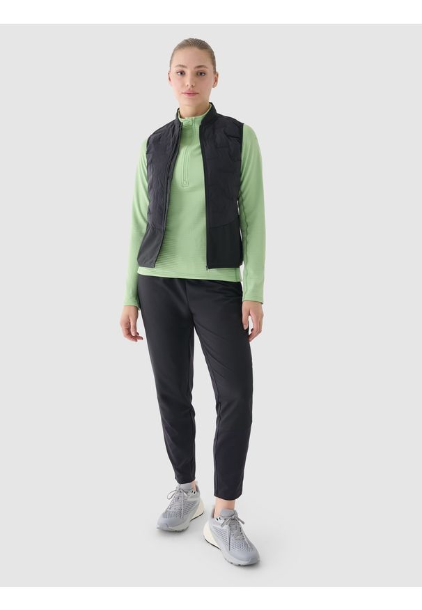 4f - 4F Bluza treningowa slim szybkoschnąca damska - zielona L. Okazja: na co dzień. Typ kołnierza: kołnierzyk stójkowy, bez kaptura. Kolor: zielony. Długość: krótkie. Wzór: jednolity, gładki, ze splotem. Materiał: dzianina, materiał, syntetyk, włókno, elastan. Długość rękawa: raglanowy rękaw. Styl: casual, klasyczny, sportowy. Sport: bieganie, fitness