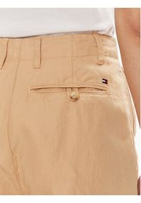 TOMMY HILFIGER - Tommy Hilfiger Spodnie materiałowe WW0WW41355 Beżowy Relaxed Fit. Kolor: beżowy. Materiał: bawełna #4