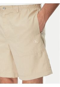 Calvin Klein Jeans Szorty materiałowe J30J327300 Beżowy Regular Fit. Kolor: beżowy. Materiał: bawełna #3