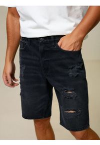 Sinsay - Szorty jeansowe z przetarciami - czarny. Kolor: czarny #1
