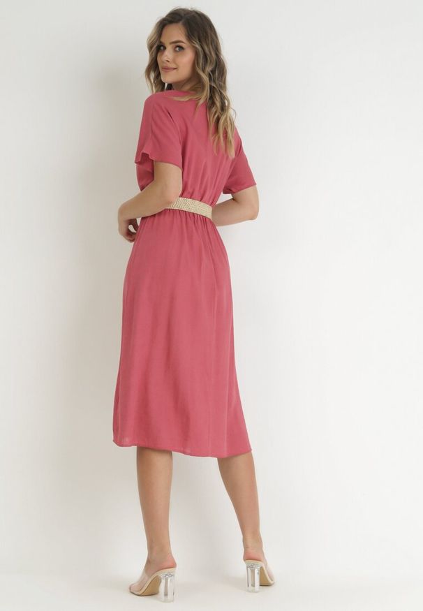 Born2be - Ciemnoróżowa Bawełniana Sukienka Midi z Gumką w Pasie i Paskiem z Klamerką Daylia. Kolor: różowy. Materiał: bawełna. Sezon: wiosna, lato. Długość: midi