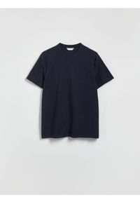 Reserved - Strukturalny t-shirt comfort fit - granatowy. Kolor: niebieski. Materiał: bawełna, dzianina #1