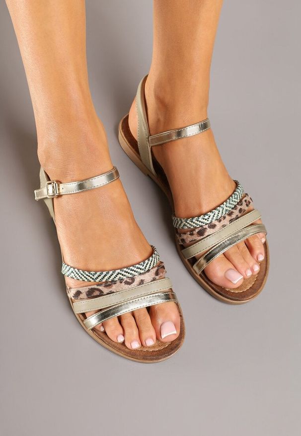 Born2be - Zielono-Beżowe Sandały z Ozdobnymi Paskami i Panterką Xalvania. Zapięcie: pasek. Kolor: zielony. Wzór: motyw zwierzęcy. Sezon: lato. Obcas: na obcasie. Styl: elegancki. Wysokość obcasa: niski