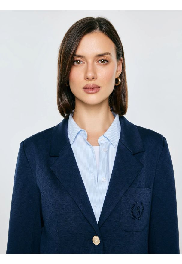 Big-Star - Marynarka damska slim granatowa Norbia 403. Okazja: na spotkanie biznesowe, do pracy. Kolor: niebieski. Materiał: tkanina, wiskoza, materiał. Długość: krótkie. Styl: biznesowy, elegancki, klasyczny