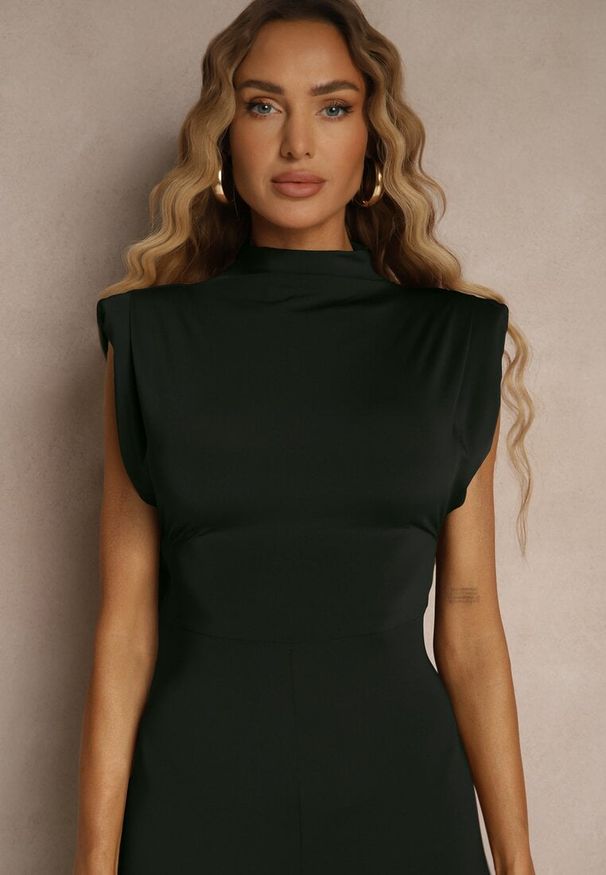 Renee - Czarny Kombinezon Flare z Usztywnionymi Ramionami Milindea. Kolor: czarny. Styl: klasyczny, elegancki