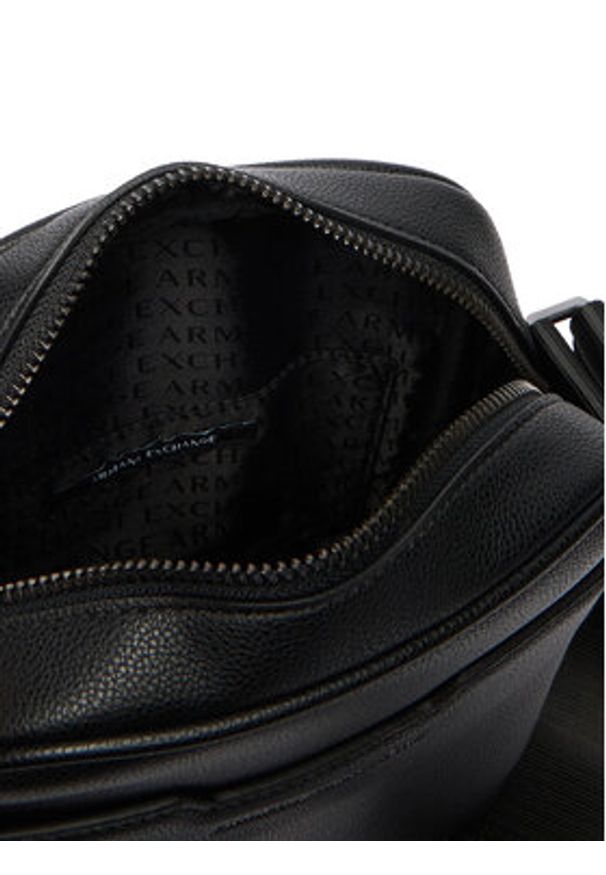Armani Exchange Saszetka XM002584 AF22651 UC001 Czarny. Kolor: czarny. Materiał: skóra