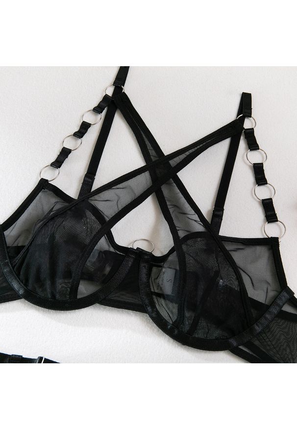 Intica - Komplet bielizny z ozdobnymi regulowanymi paskami na romantyczne wieczory Shoshana. Kolor: czerwony. Materiał: materiał. Wzór: paski