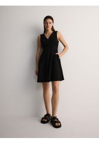 Reserved - Sukienka mini - czarny. Kolor: czarny. Materiał: wiskoza, len, tkanina. Wzór: gładki. Typ sukienki: proste. Długość: mini