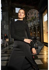 MOODO - Błyszcząca bluzka czarna. Kolor: czarny. Materiał: poliester, elastan #1