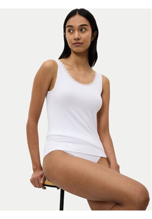 Triumph Top Feel Of Cotton 10224975 Biały Slim Fit. Kolor: biały. Materiał: bawełna