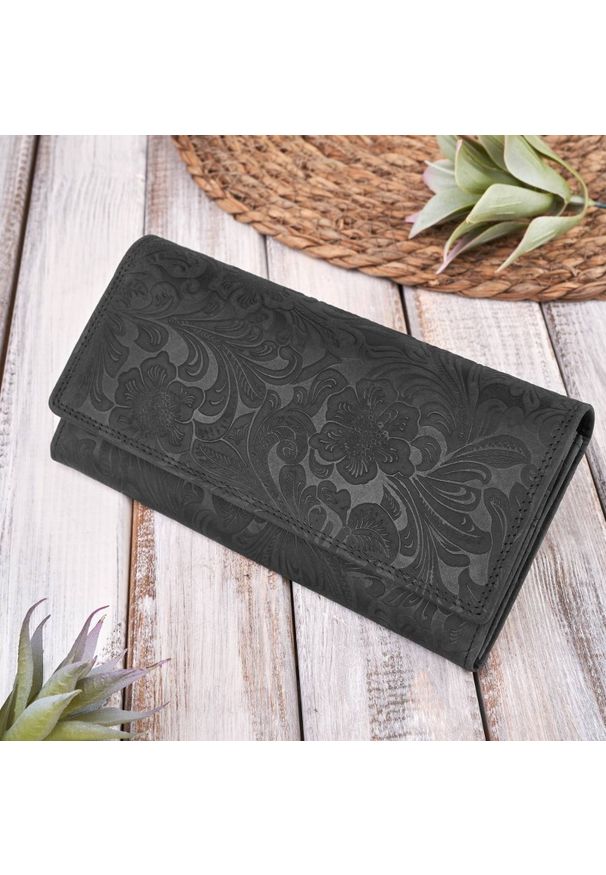 Portfel skórzany PAOLO PERUZZI T-25-BL czarny. Kolor: czarny. Materiał: skóra