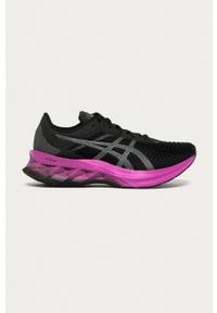 Asics - Buty Novablast. Nosek buta: okrągły. Zapięcie: sznurówki. Kolor: czarny. Materiał: guma. Obcas: na platformie #1