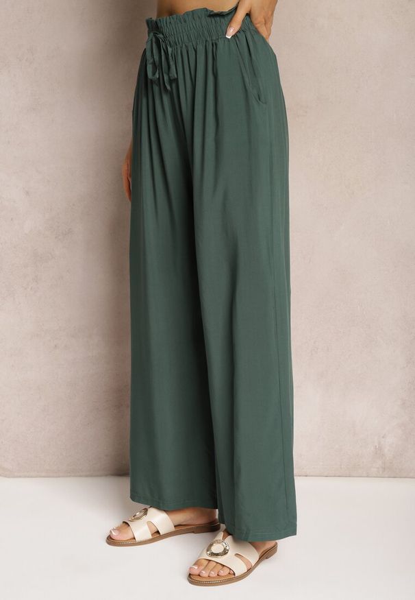 Renee - Zielone Spodnie z Bawełny High Waist z Szerokimi Nogawkami i Gumką w Pasie Clisea. Stan: podwyższony. Kolor: zielony. Materiał: bawełna. Sezon: lato
