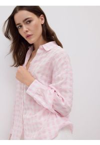 Reserved - Koszula w kratę - różowy. Kolor: różowy. Materiał: bawełna, wiskoza, tkanina #1