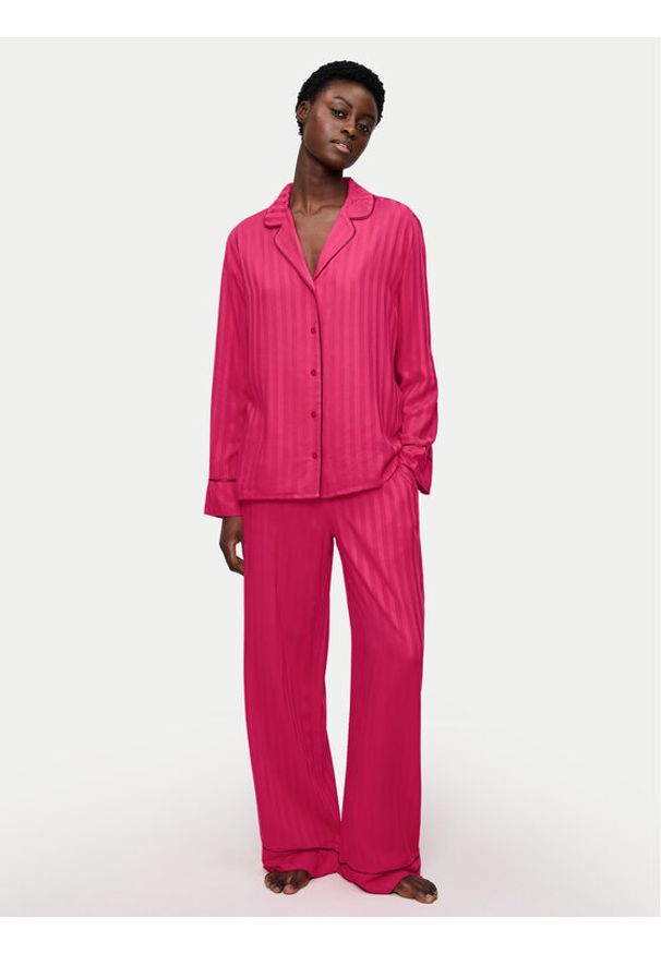 Triumph Piżama Amourette Jacquard 10225073 Różowy Relaxed Fit. Kolor: różowy. Materiał: wiskoza