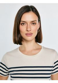 Big-Star - Koszulka damska w paski granatowo-beżowa Norisa 403. Okazja: na co dzień. Kolor: niebieski. Materiał: dzianina, jeans, materiał. Wzór: paski. Styl: casual #2