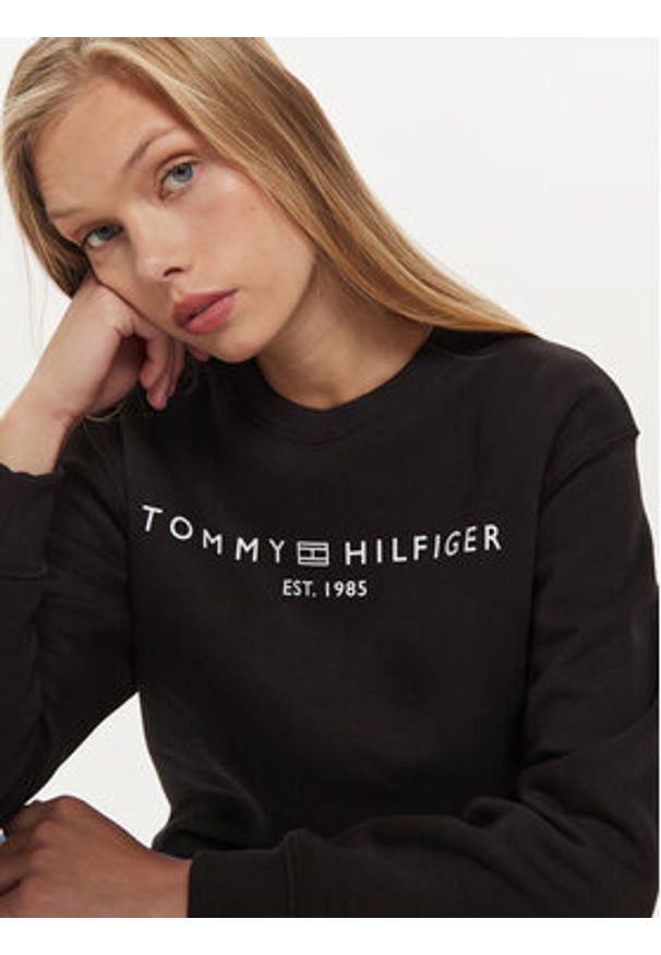 TOMMY HILFIGER - Tommy Hilfiger Bluza Logo WW0WW39791 Czarny Regular Fit. Kolor: czarny. Materiał: bawełna, syntetyk