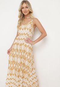 Born2be - Beżowa Wiskozowa Sukienka na Regulowanych Ramiączkach o Geometrycznym Wzorze Vididia. Okazja: na co dzień, na plażę. Kolor: beżowy. Materiał: wiskoza. Długość rękawa: na ramiączkach. Wzór: geometria. Styl: klasyczny, casual, wakacyjny #5