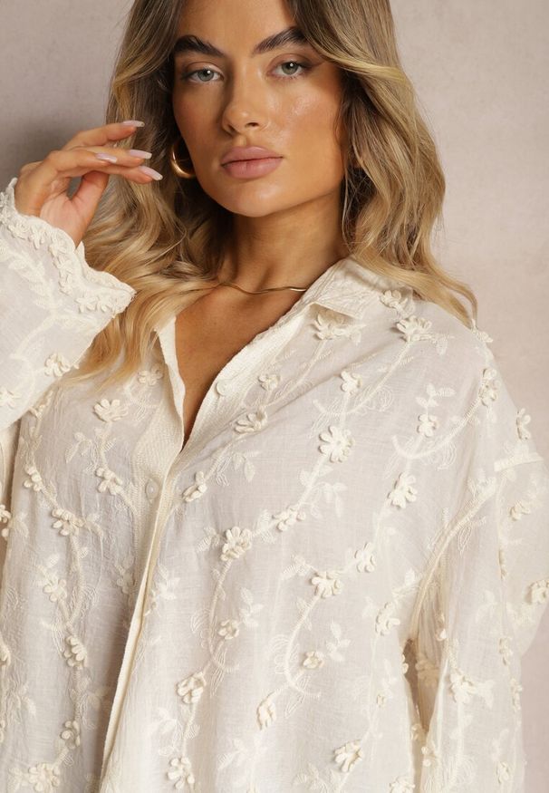 Renee - Beżowa Koszula z Dodatkiem Bawełny o Trapezowym Kroju Ozdobiona Haftem Elidra. Kolor: beżowy. Materiał: bawełna. Wzór: aplikacja, haft. Styl: elegancki, klasyczny