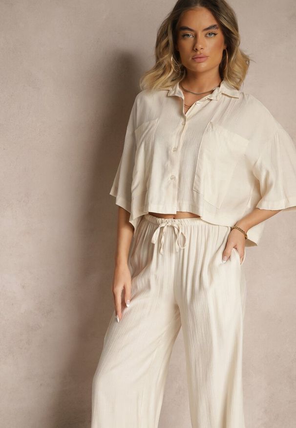 Renee - Beżowy Komplet z Wiskozy o Kroju Oversize Koszula i Spodnie Dovaraella. Kolor: beżowy. Materiał: wiskoza