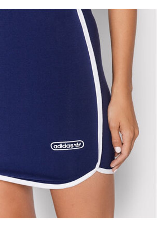 Adidas - adidas Spódnica dresowa HL6565 Granatowy Slim Fit. Kolor: niebieski. Materiał: bawełna