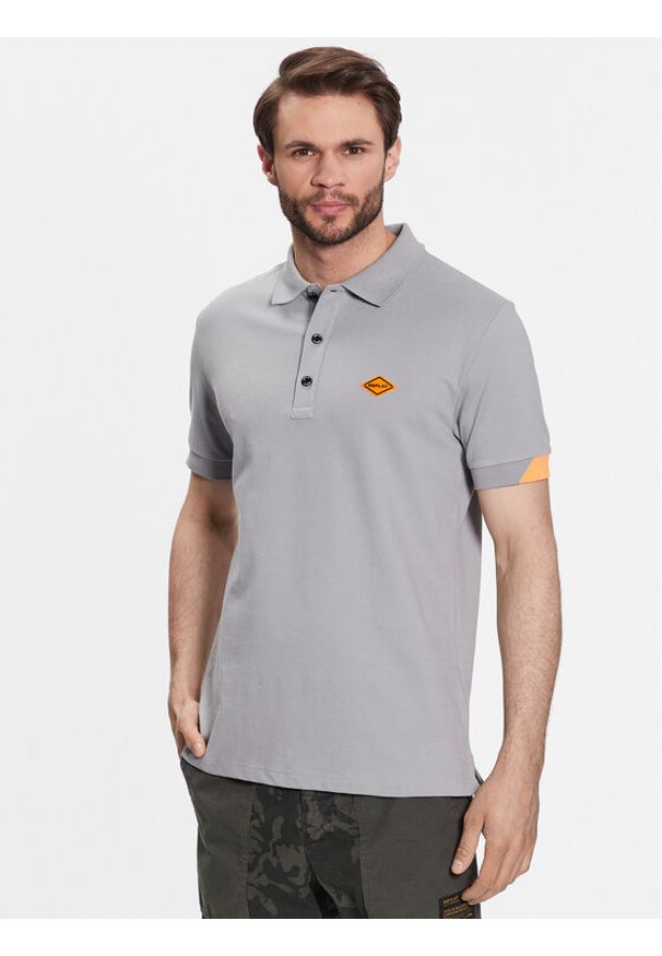 Replay Polo M3540A.000.20623 Szary Regular Fit. Typ kołnierza: polo. Kolor: szary. Materiał: bawełna