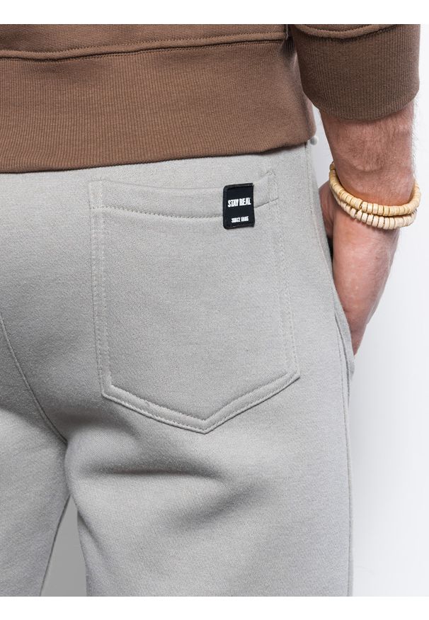 Ombre Clothing - Spodnie męskie dresowe joggery P867 - jasnoszare - XXL. Kolor: szary. Materiał: dresówka