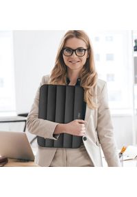 TECH-PROTECT - Etui Tech-Protect Fluffy Laptop 15-16 czarny. Kolor: czarny. Materiał: materiał. Styl: elegancki, casual #5