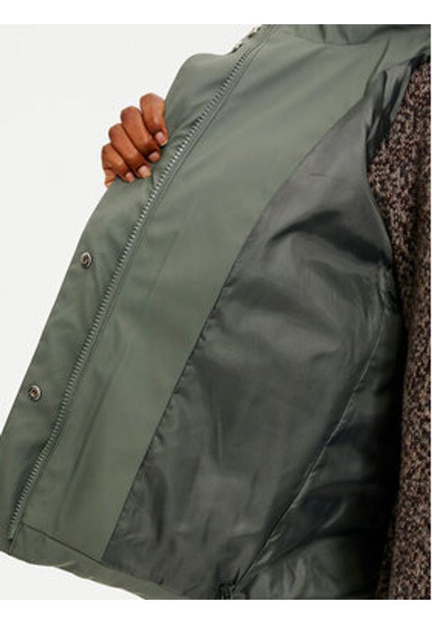 Vero Moda Kurtka zimowa Greta Kylie 10311315 Zielony Regular Fit. Kolor: zielony. Materiał: skóra. Sezon: zima