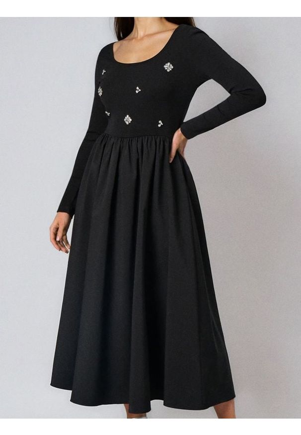 Sinsay - Sukienka maxi z ozdobnymi cyrkoniami - czarny. Kolor: czarny. Długość: maxi