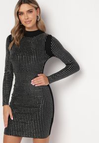 Born2be - Czarna Dopasowana Sukienka Mini w Cyrkonie Stelladi. Kolor: czarny. Materiał: materiał. Wzór: aplikacja. Długość: mini #1