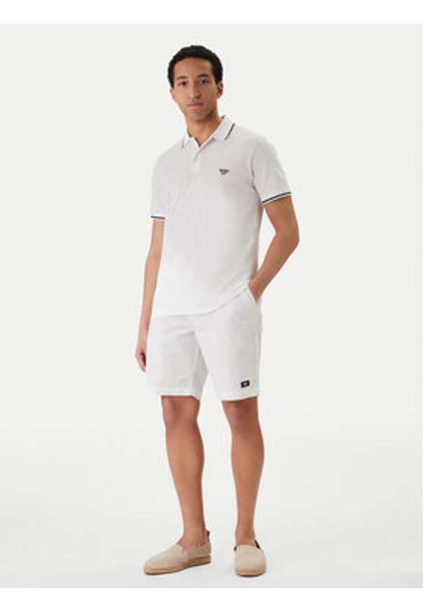 Emporio Armani Szorty sportowe EM000591 AF20428 U0002 Biały. Kolor: biały. Materiał: bawełna. Styl: sportowy