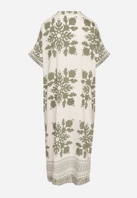 Born2be - Ciemnozielona Sukienka Pudełkowa z Wiskozy z Dekoltem w Serek w Etniczny Wzór Abrellis. Okazja: na spacer, na co dzień. Typ kołnierza: dekolt w serek. Kolor: zielony. Materiał: wiskoza. Długość rękawa: krótki rękaw. Styl: casual, elegancki #6