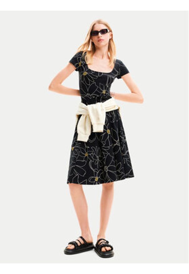 Desigual Sukienka letnia Margaritis 24SWVK55 Czarny Regular Fit. Kolor: czarny. Materiał: bawełna. Sezon: lato