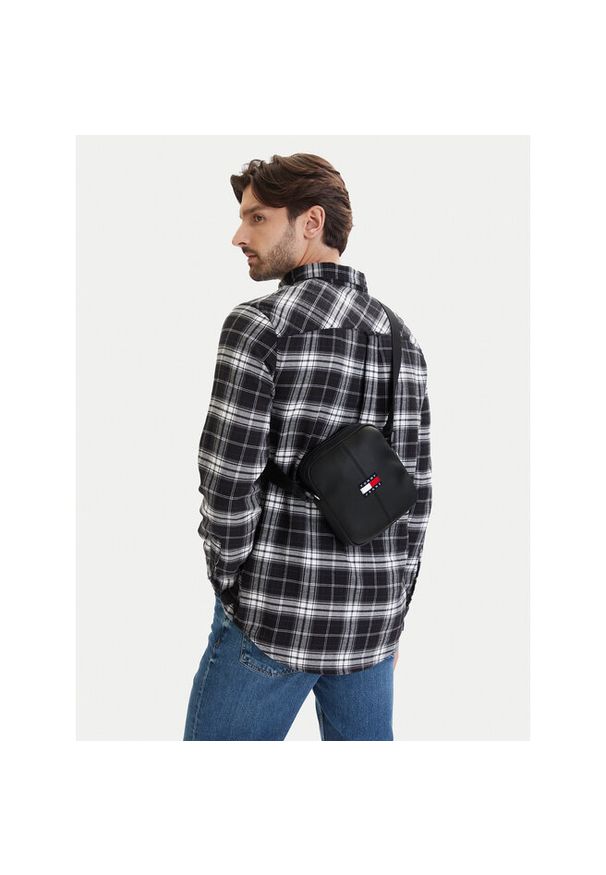 Saszetka Tommy Jeans. Kolor: czarny