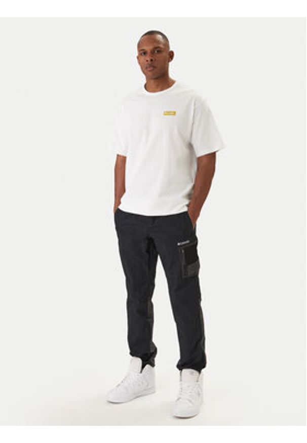 columbia - Columbia T-Shirt CSC™ Heavyweight Iconic 2155061 Biały Relaxed Fit. Kolor: biały. Materiał: bawełna