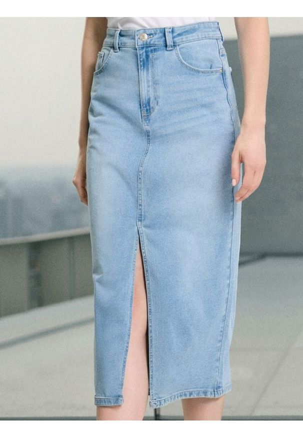 Sinsay - Jeansowa spódnica midi z rozcięciem - niebieski. Kolor: niebieski. Materiał: jeans