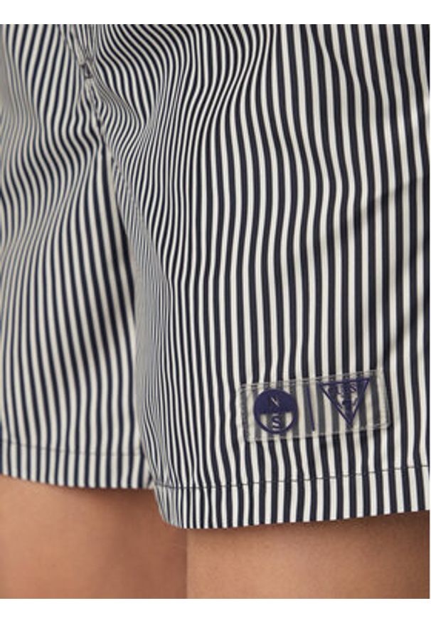 Guess Szorty kąpielowe M6GZ20 W2170 Kolorowy Regular Fit. Materiał: syntetyk. Wzór: kolorowy