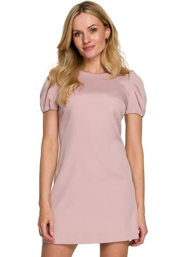Makover - Elegancka sukienka mini krótkie bufiaste rękawy pudrowa. Okazja: na imprezę, na ślub cywilny, na wesele. Styl: elegancki. Długość: mini