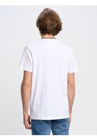 Big-Star - Koszulka męska z kieszonką biała Carbon 101. Okazja: na co dzień. Kolor: biały. Materiał: jeans, bawełna, denim. Długość rękawa: krótki rękaw. Długość: krótkie. Wzór: aplikacja. Styl: casual #3