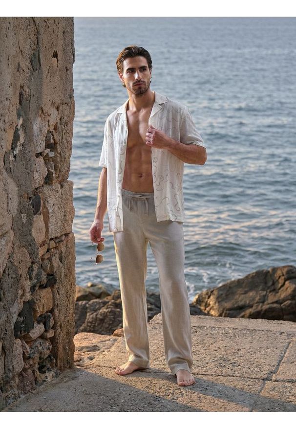 Sinsay - Spodnie straight leg z domieszką lnu - szary. Kolor: szary. Materiał: len