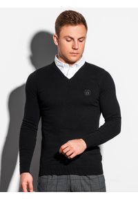 Ombre Clothing - Sweter męski E120 - czarny - XL. Typ kołnierza: kołnierzyk koszulowy, dekolt w serek. Kolor: czarny. Materiał: materiał, bawełna, nylon. Styl: klasyczny