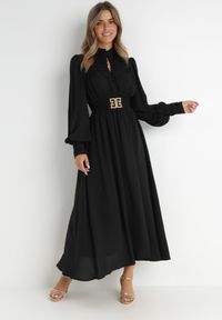 Born2be - Czarna Sukienka Laodyle. Typ kołnierza: kołnierzyk stójkowy. Kolor: czarny. Materiał: poliester, koronka, tkanina. Długość rękawa: długi rękaw. Wzór: ażurowy. Styl: elegancki, retro. Długość: maxi #1