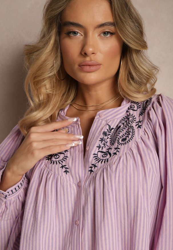 Renee - Różowa Koszula z Bawełny z Haftem Norretis. Okazja: na co dzień. Kolor: różowy. Materiał: bawełna. Długość rękawa: długi rękaw. Długość: długie. Wzór: haft. Styl: klasyczny, elegancki, casual