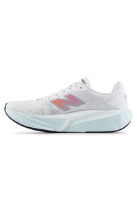 Buty męskie New Balance FuelCell Rebel v5 MFCX1WY – białe. Kolor: szary. Materiał: materiał, syntetyk, guma. Szerokość cholewki: normalna. Wzór: geometria. Sport: fitness, bieganie #6