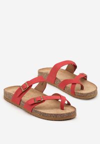 Born2be - Czerwone Klapki Japonki na Korkowej Podeszwie Zdobione Klamrami Idaliora. Okazja: na plażę. Kolor: czerwony. Materiał: jeans. Wzór: aplikacja. Sezon: lato #6